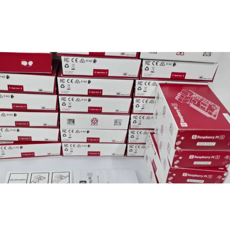 Raspberry Pi 5 16GBメモリ搭載コンピュータ - Raspberry Pi 5 8Gb Kit のレビューと価格
